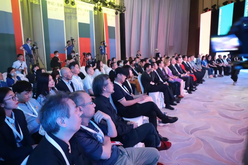 展览开幕式现场 MHVpy7LrQ85BzXULtuDLqrtCat0vKydjSbwTSo6W.jpg