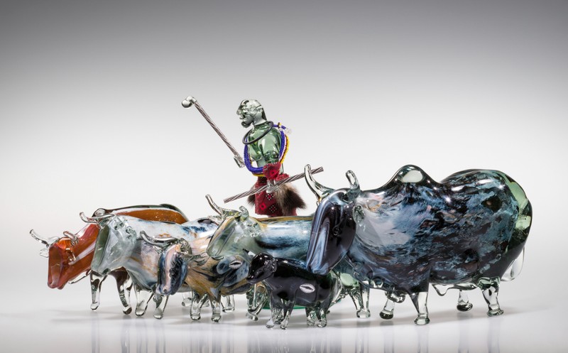 James Magagula, Ngwenya Glass, The Chief Herdsman and His Cattle, 2018, hot- sculpted glass, 30 x 60 x 70 cm, The Corning Museum of Glass, Gift of Ngwenya Glass, 2019.9.1. Photo courtesy of The Corning Museum of Glass, Corning, New York. BLeqgnLlCHNXeb5KPZACSwjWzKZCtMEfIp5Dqu1S.jpg