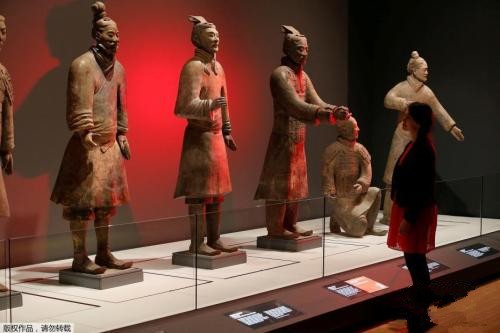 资料图:2018年2月6日上午,中国陕西省文物局与英国利物浦国家博物馆在利物浦国家博物馆共同举办“秦始皇和兵马俑”展览新闻发布会。 6xIH2iwXLQGhZKcLiKIEDI1bmHjQm36pkoEfpYHh.jpg