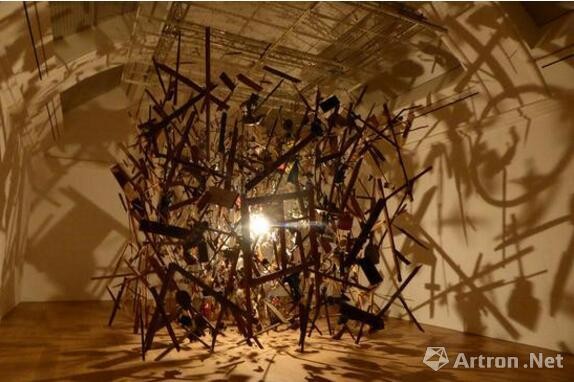 ‘Cold Dark Matter： An Exploded View’ by Cornelia Parker 图片来自：Google