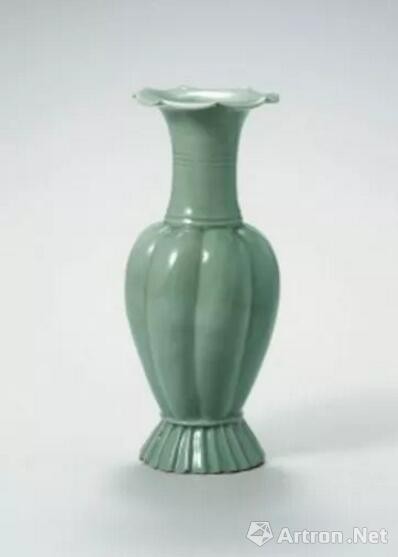12世纪 高丽青瓷瓜形瓶