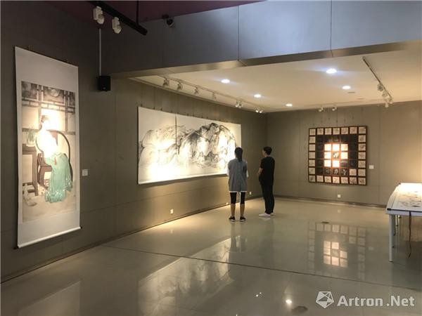“致广——江汉大学美术学院2018届毕业生作品展”展览现场3