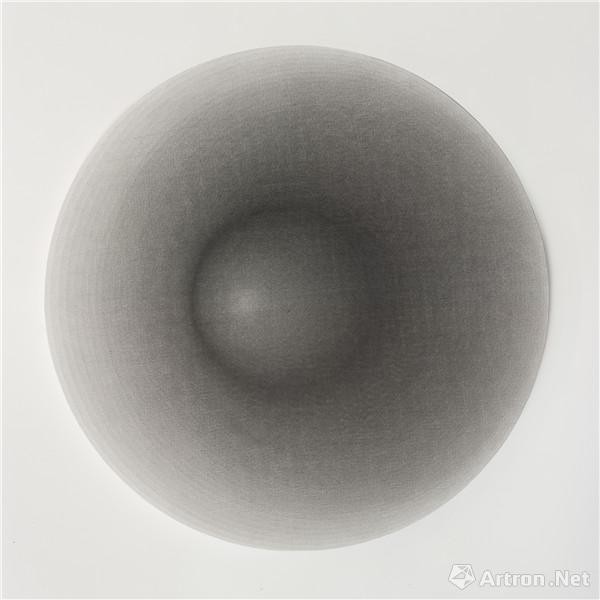 刘文涛 《无题》，2017，布面铅笔，200cm