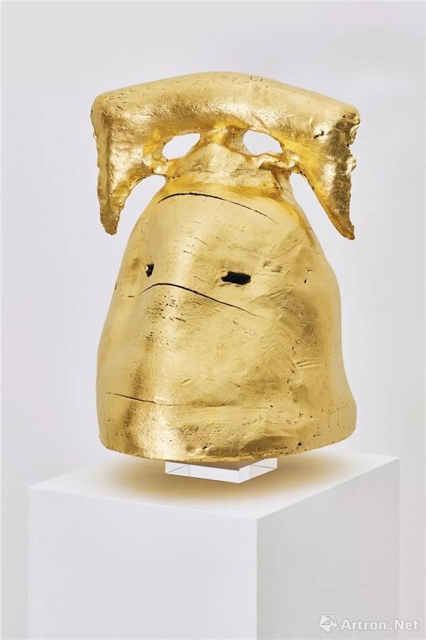 迈克尔·穆勒 《Golden T-Träger》 90×40×50cm 24K金箔、陶瓷 2018