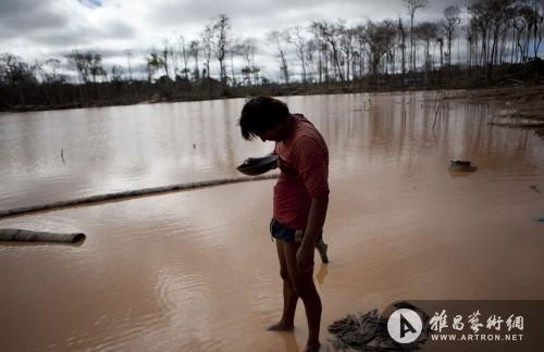 摄影师揭秘南美淘金工生活