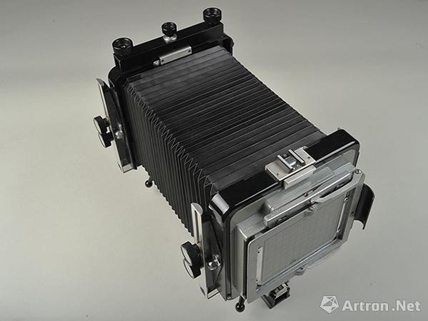 安塞尔·亚当斯4×5相机将拍卖