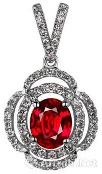 3.   红宝石挂件，同样配有当下流行的碎小钻石，增加美感也提升价值。