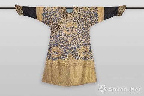 清十九世紀   藍地三色金緙雲龍紋蟒袍