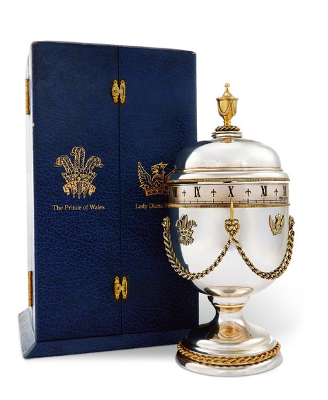 瑞士 银质 黄金 奖杯式纪念小台钟 专为查尔斯王子和黛安娜王妃世纪婚礼特别定制款 全球限量210只，编号第25