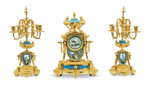 法国 拿破仑三世时期 路易十六风格铜鎏金镶嵌赛弗勒珐琅瓷板配烛台座钟