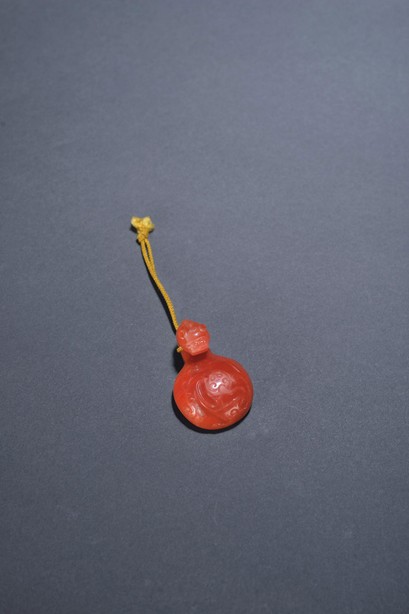 南红玛瑙雕螭龙纹琵琶式带钩