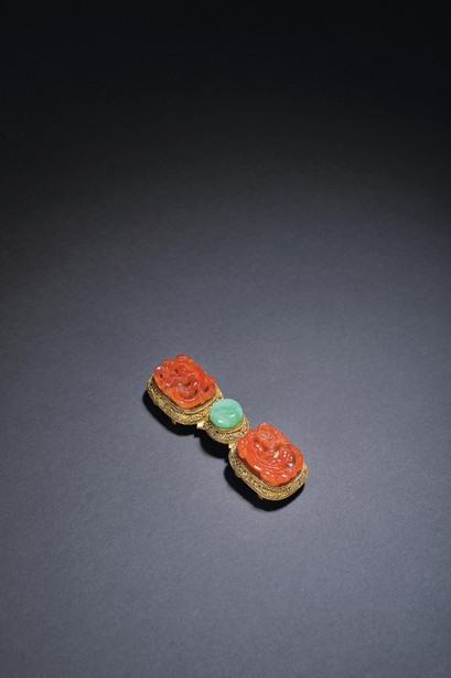 红翡雕螭龙铜鎏金带扣