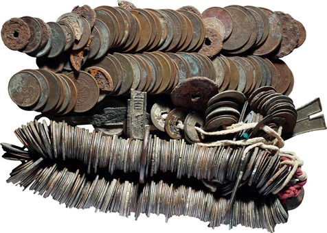 历代古钱及参考品一串及铜板70余枚