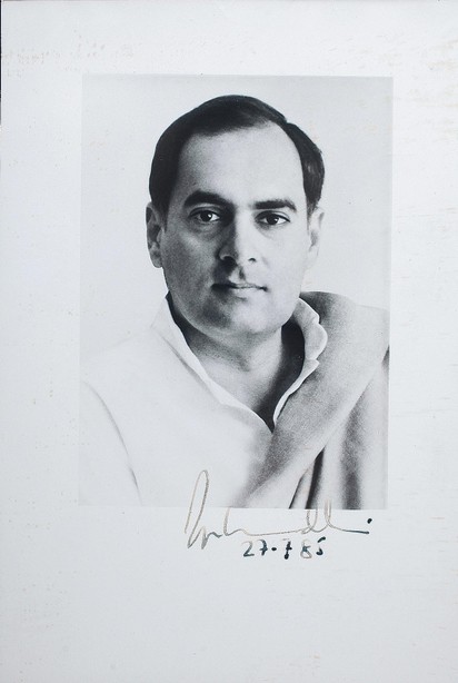 “印度总理”拉吉夫·甘地（Rajiv Gandhi）亲笔签名照