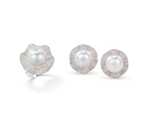 白色南洋珍珠配钻石戒指及耳环套装 约13.68mm、12.90mm