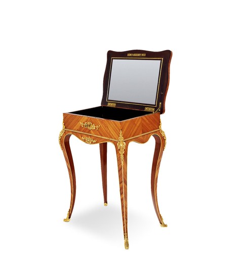 法国 路易十五风格 铜鎏金黄檀木女红桌 约1890-1900年制