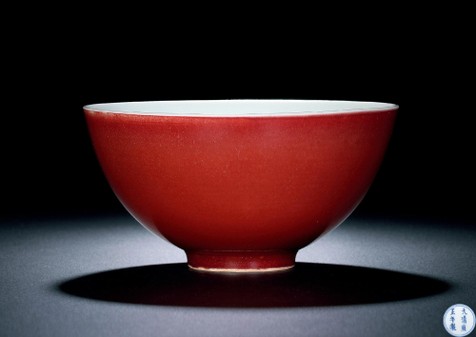 红釉莲子碗