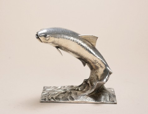 银质鲤鱼雕塑