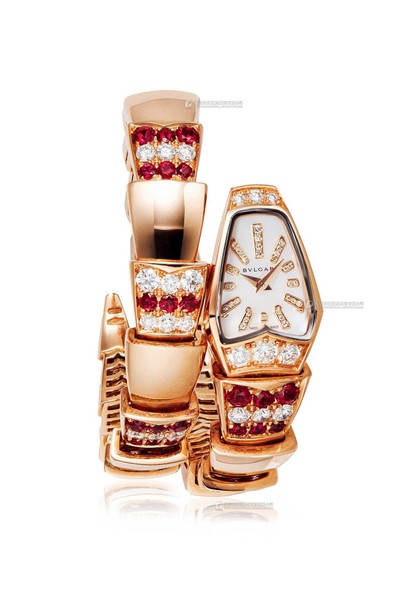 宝格丽 SERPENTI系列，型号SPP26G 18K玫瑰金女款镶钻及红色宝石蛇型腕表