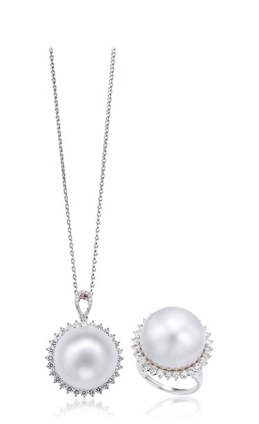 白色南洋珍珠配钻石吊坠及戒指套装 约17.28mm、17.00mm