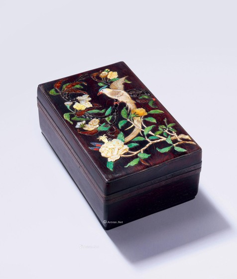 紫檀嵌百宝绶带鸟海棠纹长方盒