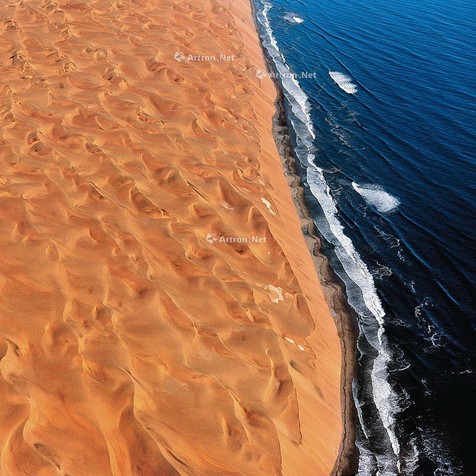 纳米比亚红沙漠入海