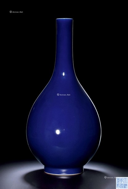 祭蓝釉大胆式瓶