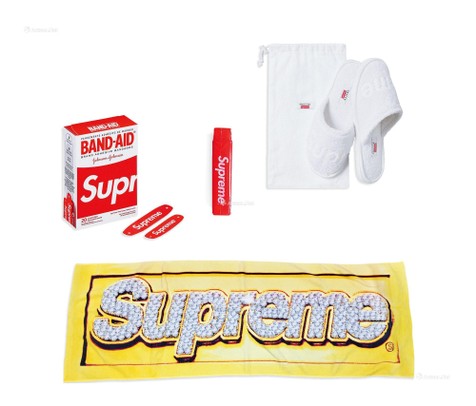 SUPREME 牙膏（红）、Bling毛巾（金）、Frette酒店拖鞋（白）、BAND-AID 防水胶布（一盒20片，红）
