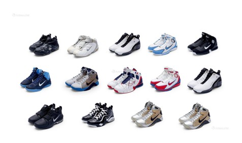 圣安东尼奥马刺队专属球鞋收藏  14双个人专属鞋款