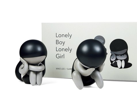 Lonely Couple 雕塑 Lonely Boy / Lonely Girl 一套两件 全球限量200套