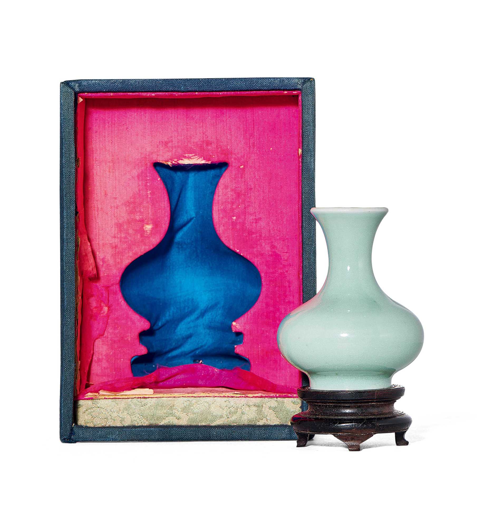 清雍正 郎窑绿釉小荸荠瓶