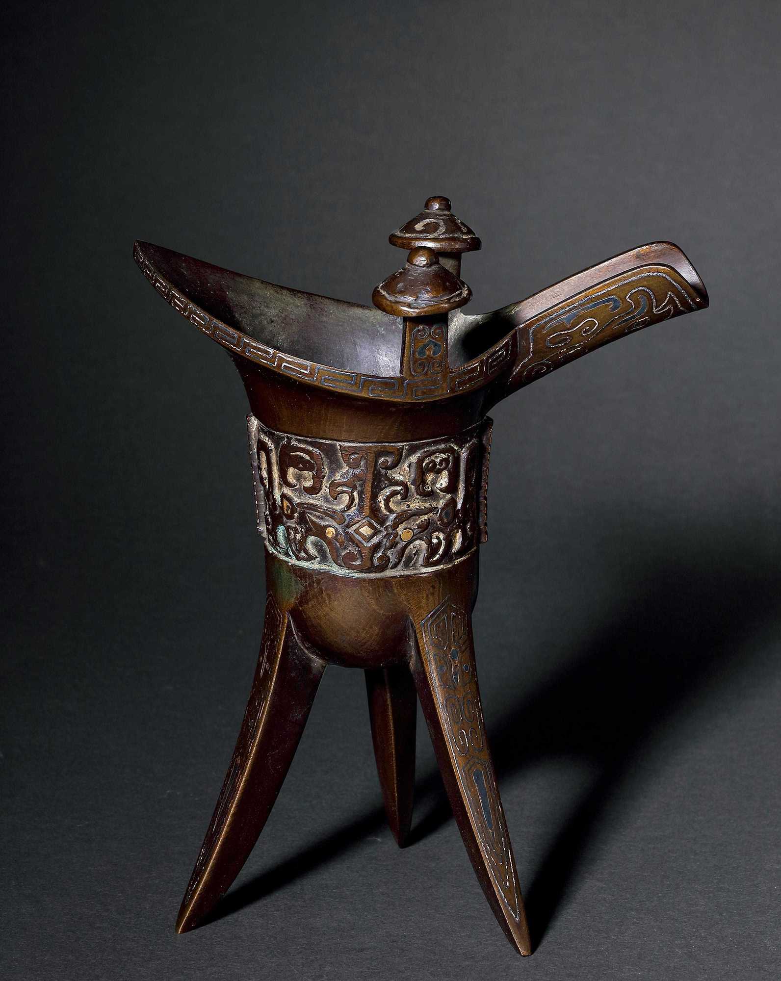 清 铜嵌银丝饕餮纹爵杯