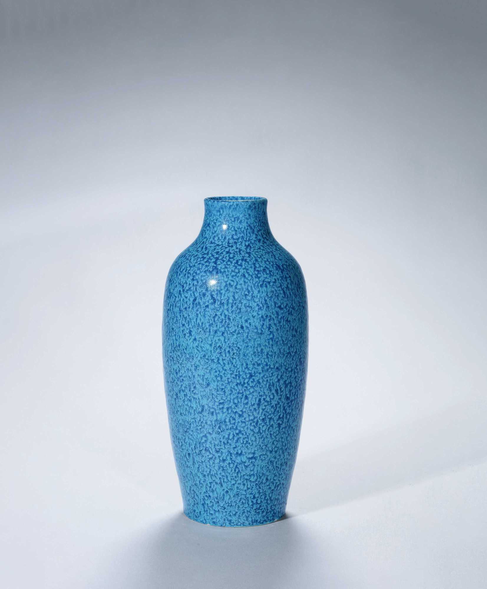 清乾隆 炉钧釉橄榄瓶