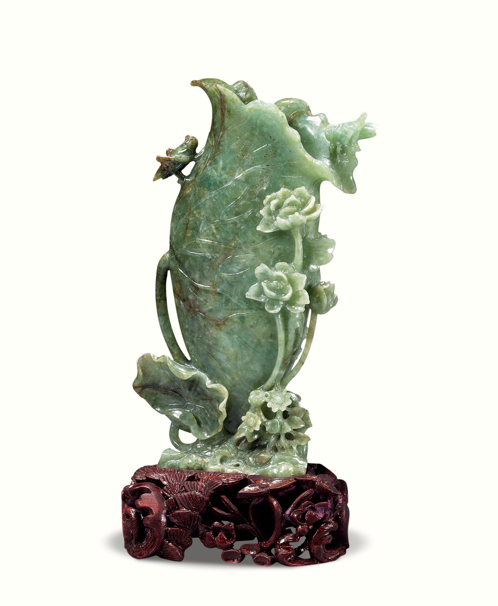 清 翡翠雕荷莲花插