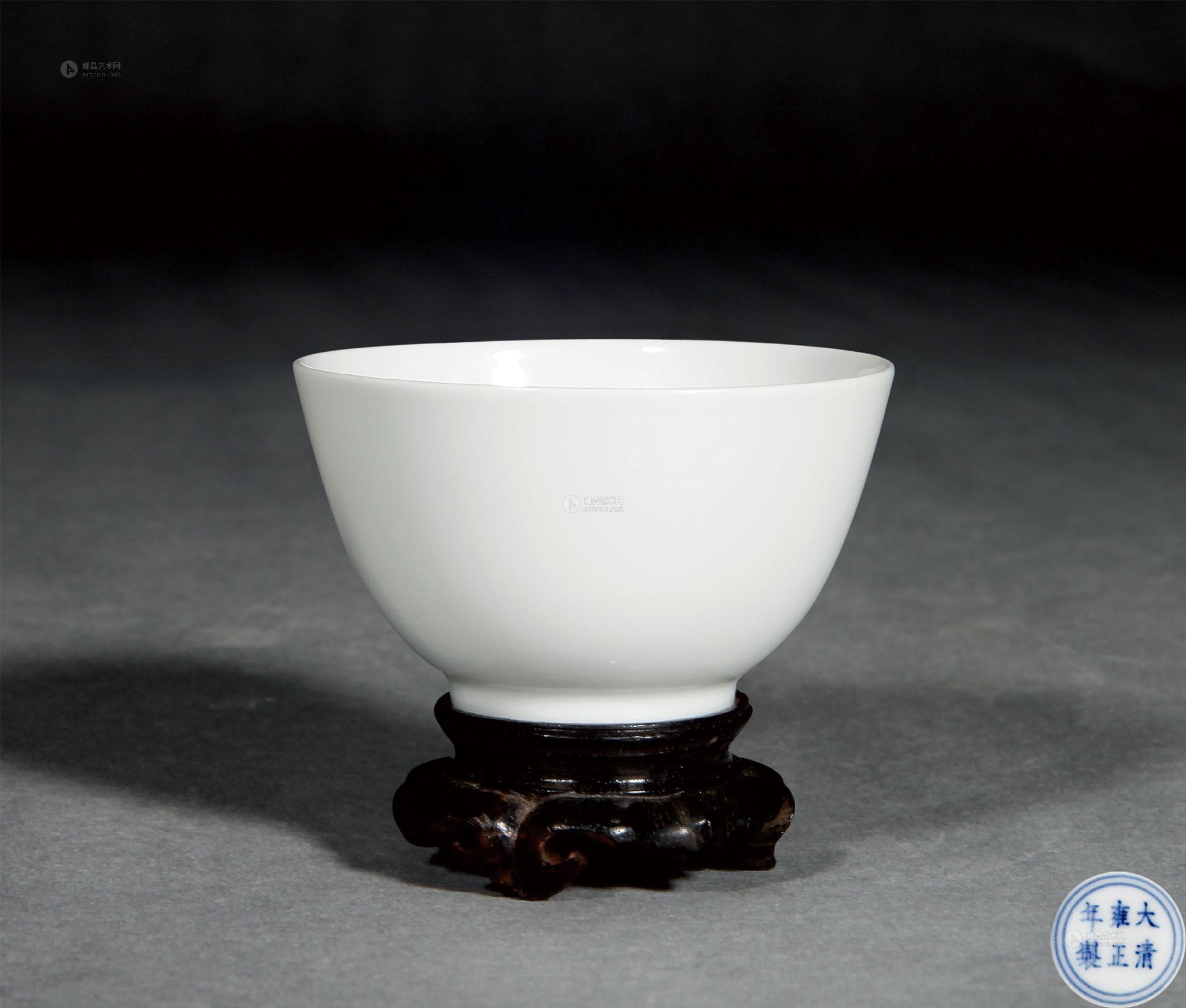 白釉小杯拍品分类陶瓷>清代单色釉瓷器创作年代清雍正尺寸直径7cm估价