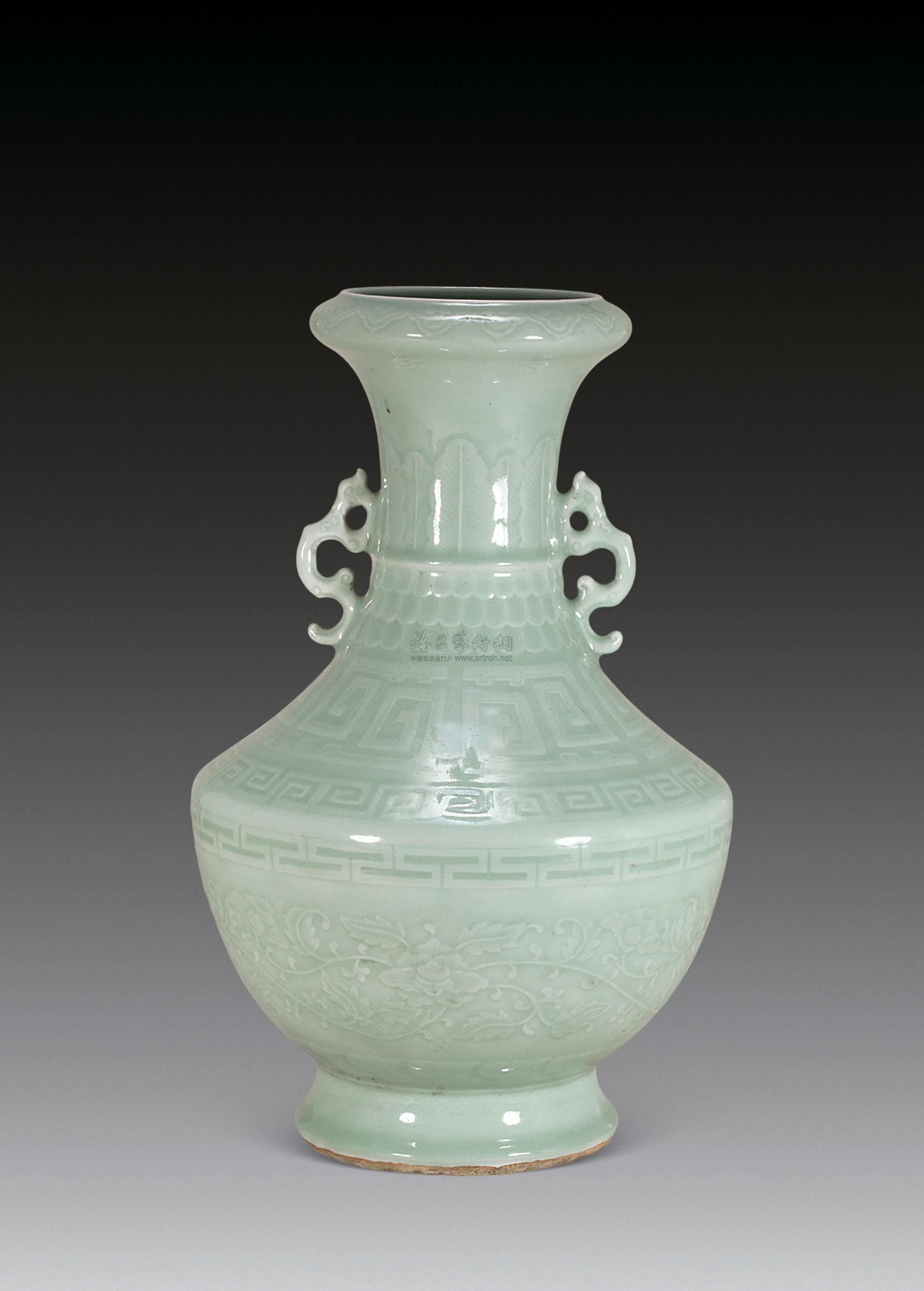 豆青釉花卉双耳瓶拍品分类陶瓷>清代单色釉瓷器创作年代清乾隆尺寸高