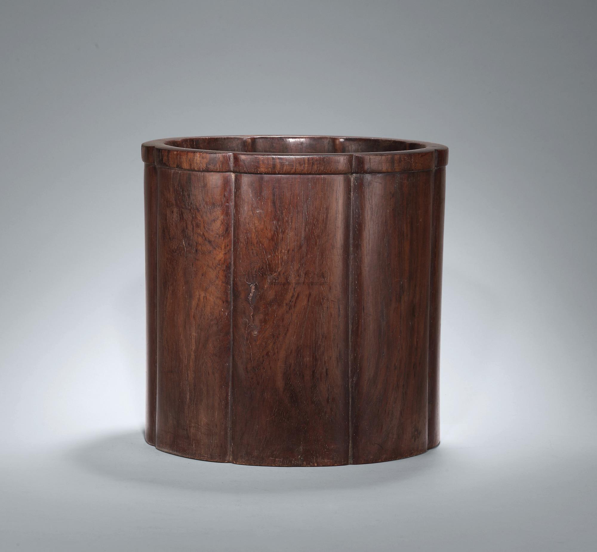 明 黄花梨花口大笔筒