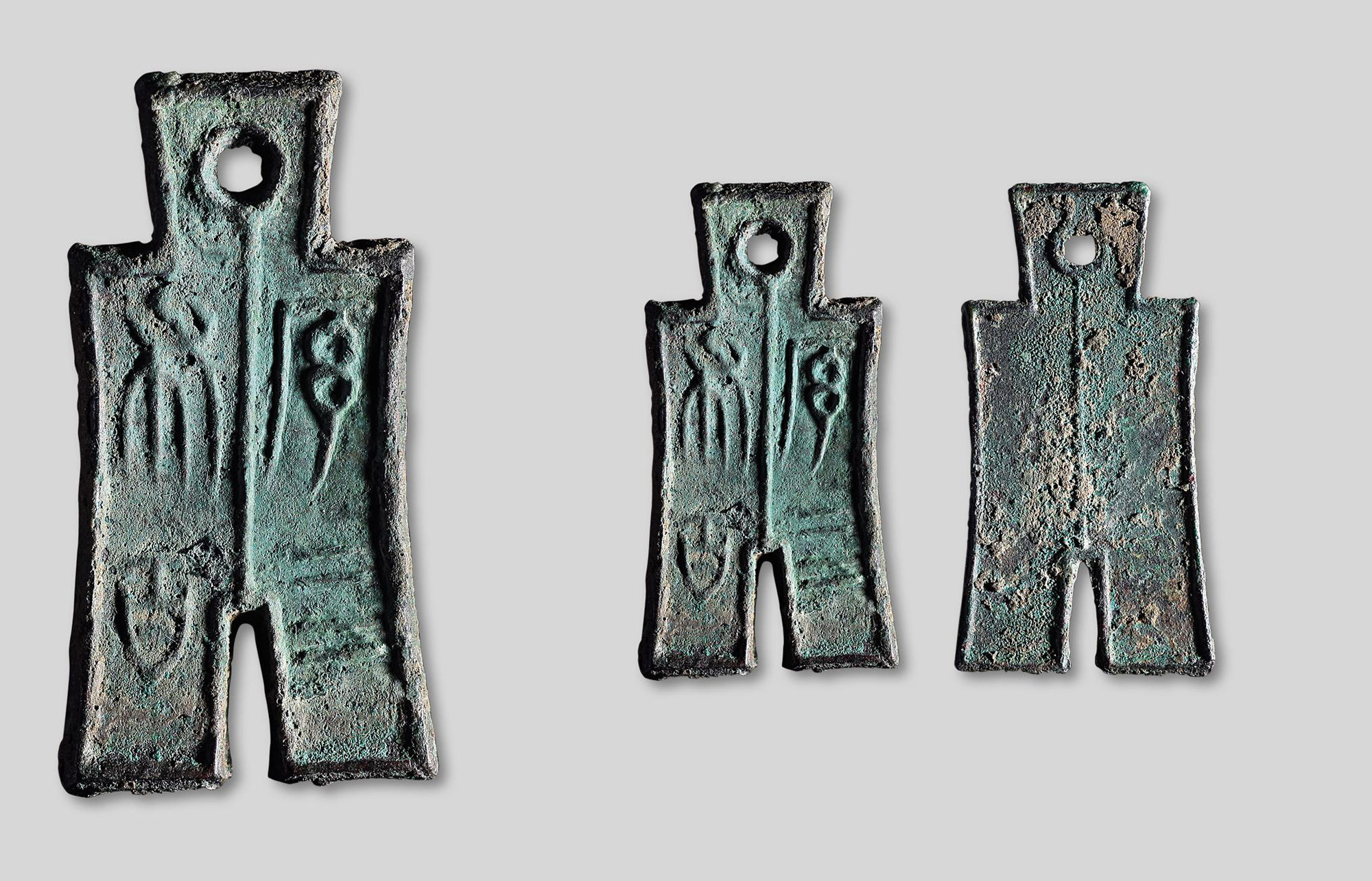 04拍品信息拍品名称新莽序布四百一枚拍品分类邮品钱币>钱币估价rb