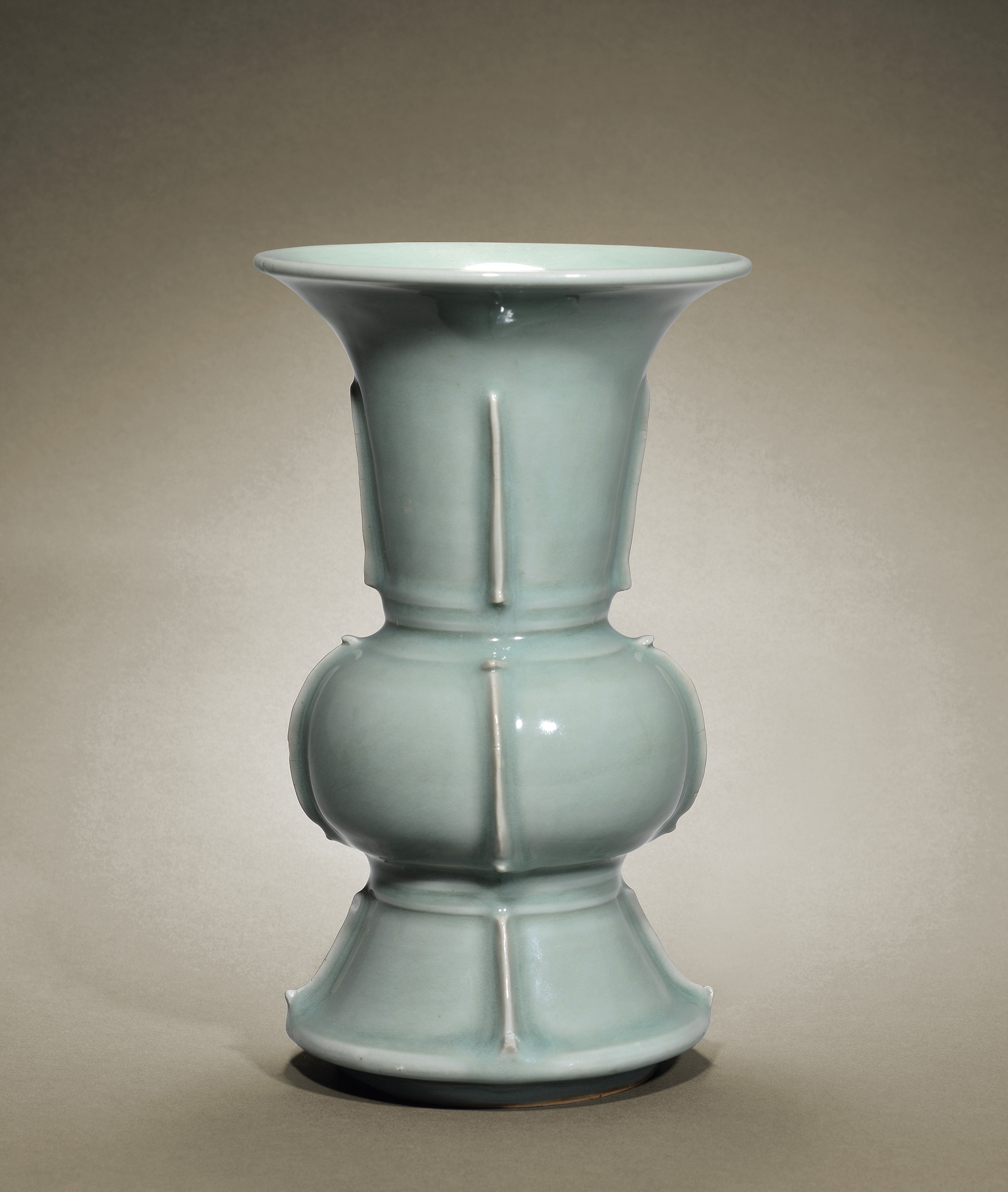 元 龙泉窑出戟尊