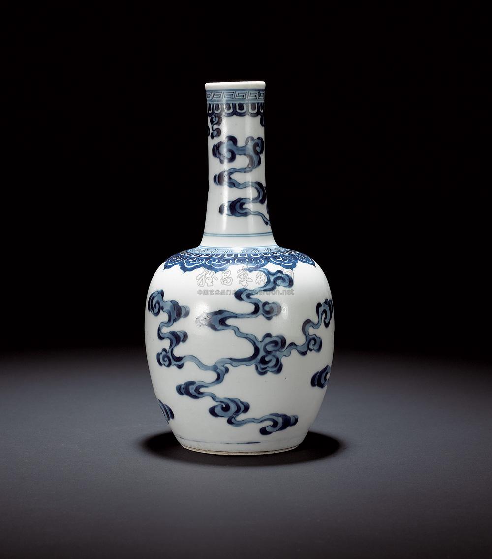 青花云纹摇铃尊拍品分类陶瓷>清代青花瓷器创作年代清康熙尺寸高25