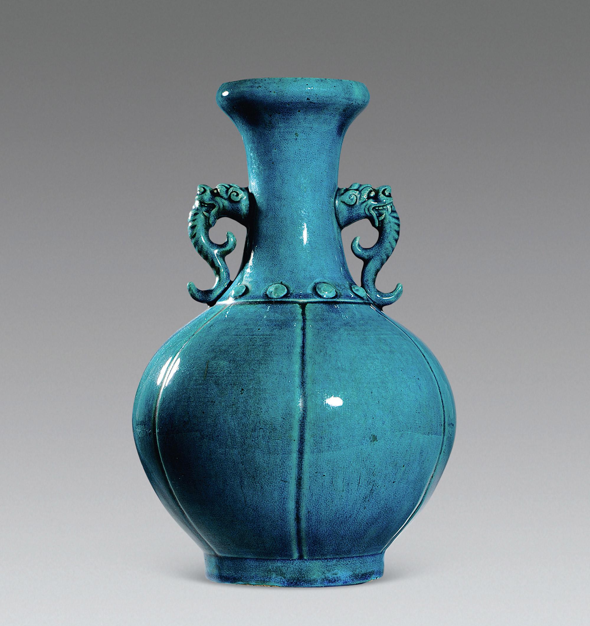 lot0642 清 孔雀绿釉双耳瓶-瓷器 - 雅昌拍卖图录app