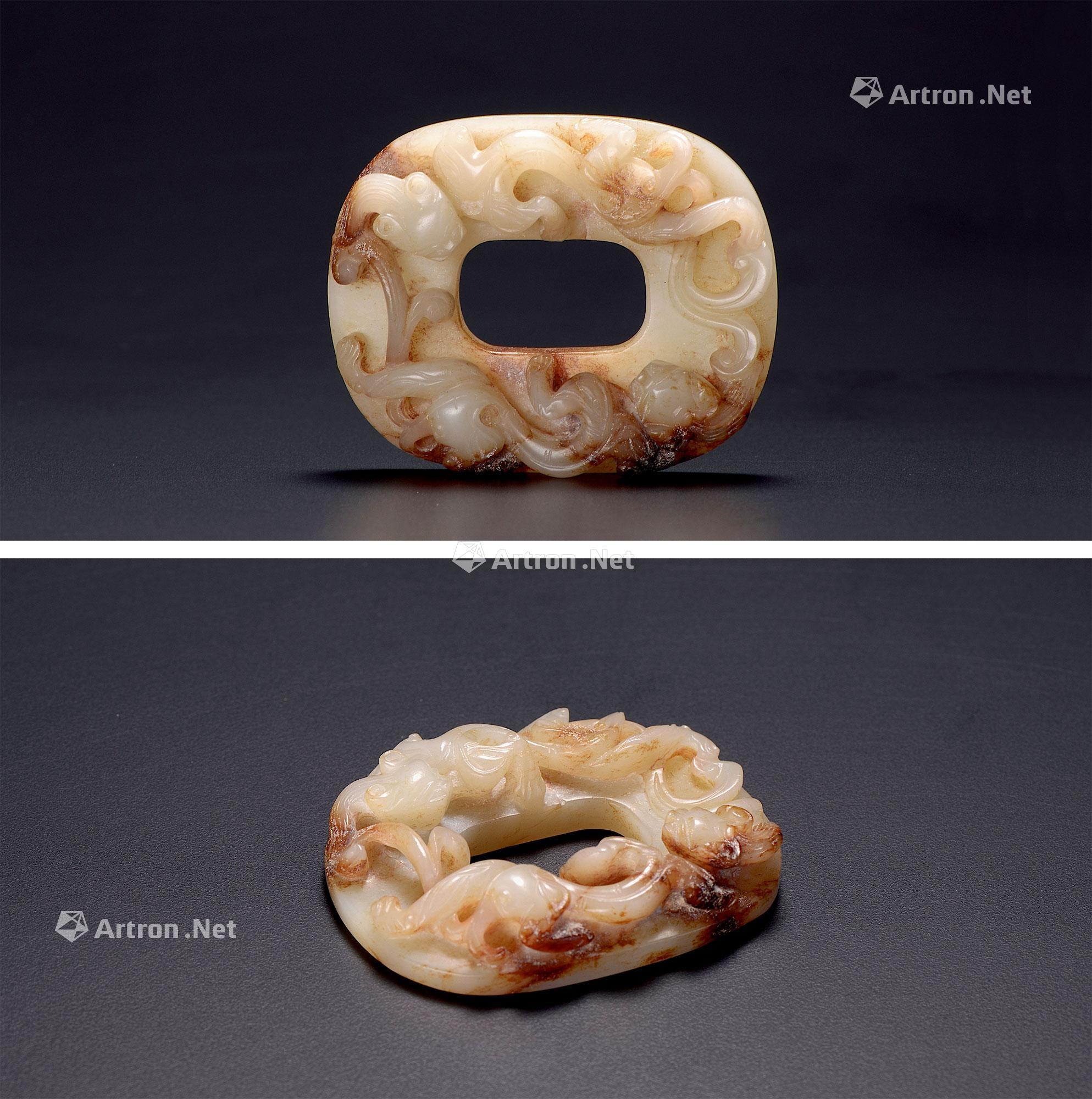 元代 玉雕双螭龙椭圆形璧