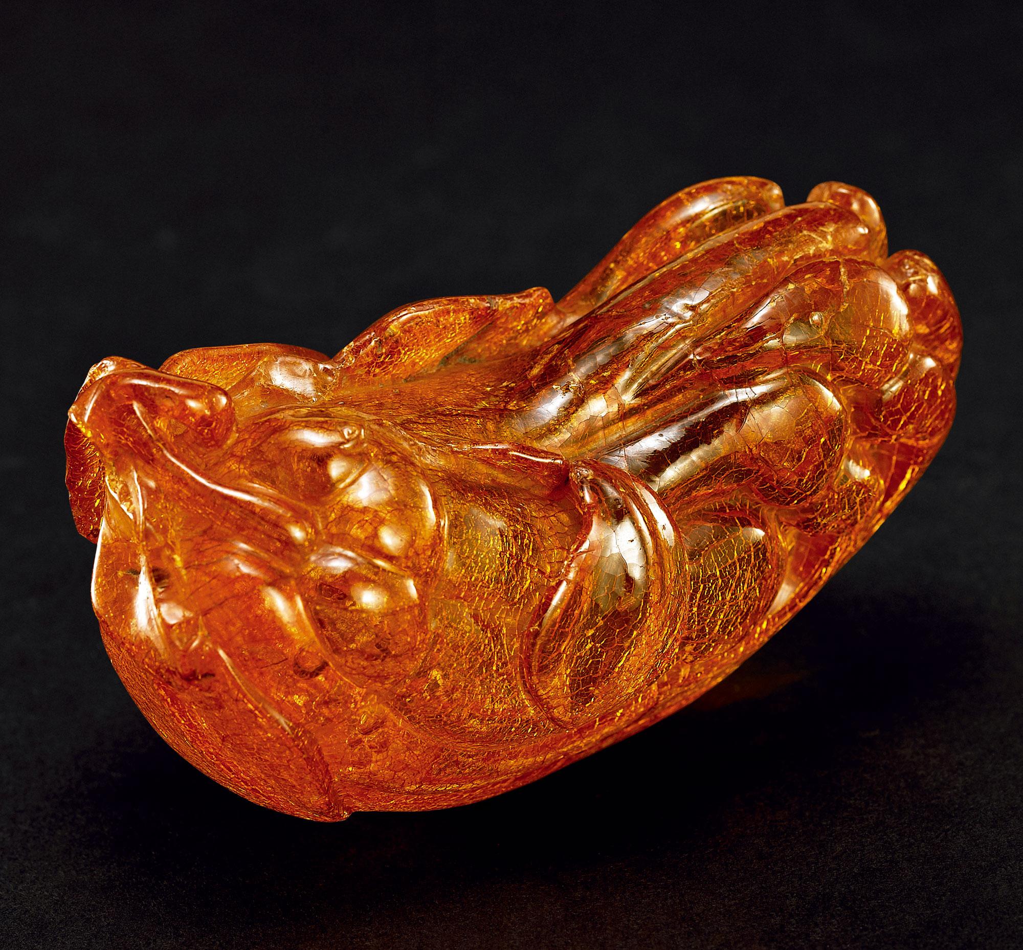 清早期 琥珀圆雕佛手摆件