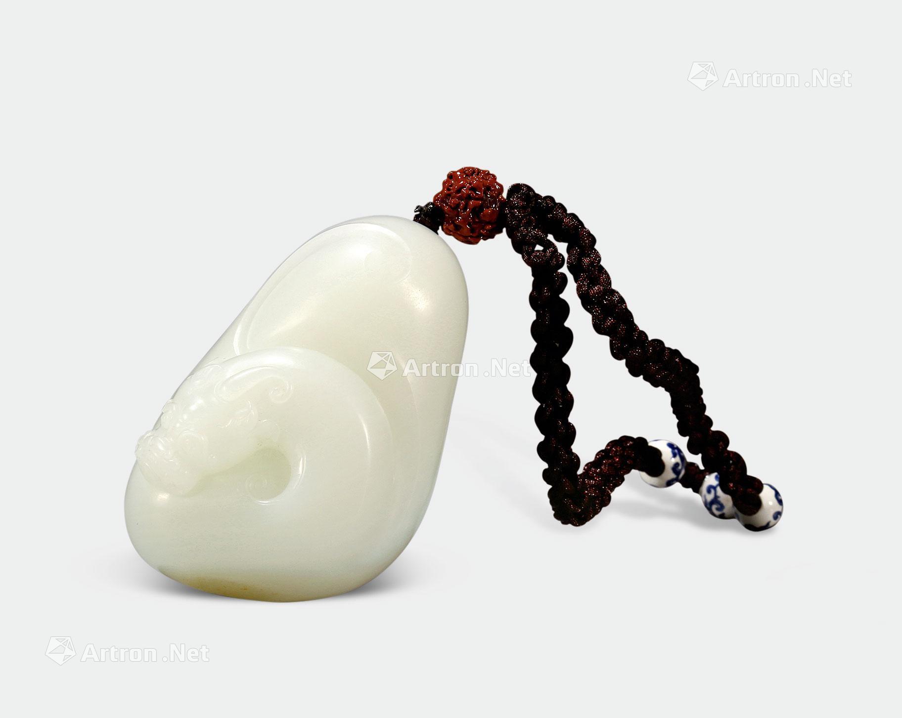 白玉籽料螭龙把件