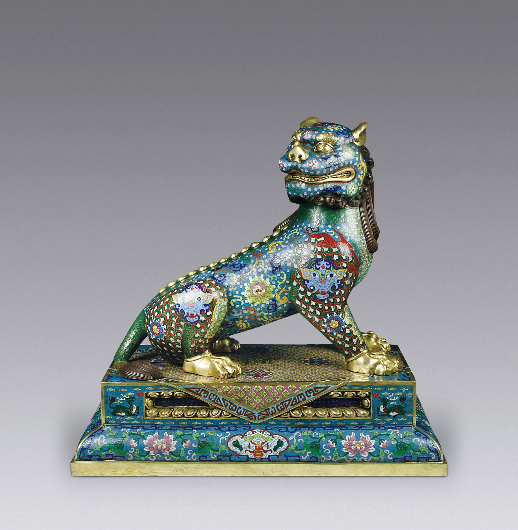 铜胎掐丝珐琅鎏金瑞兽连座