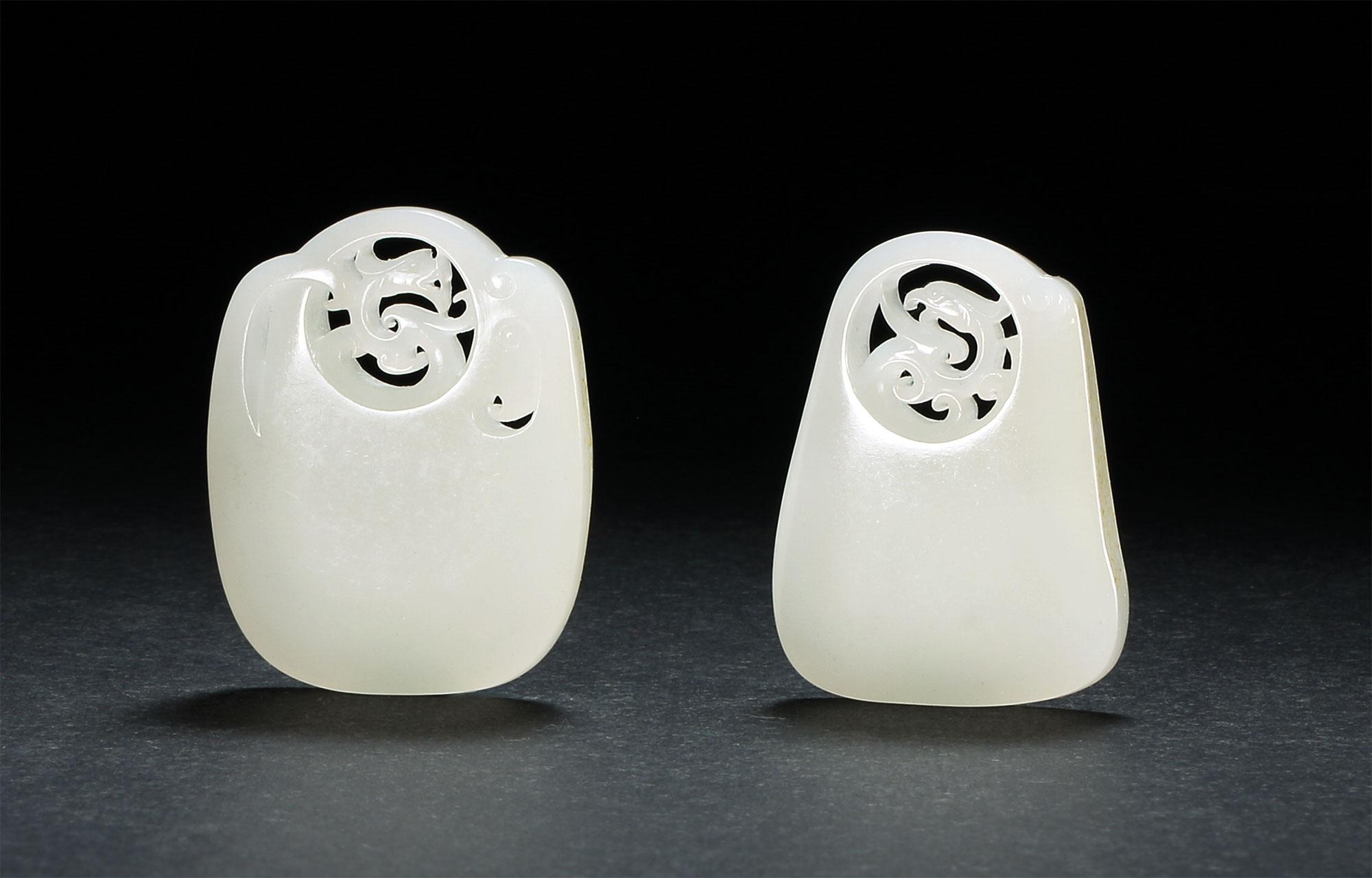 8642 蒋喜 和田玉籽料镂空龙凤对牌