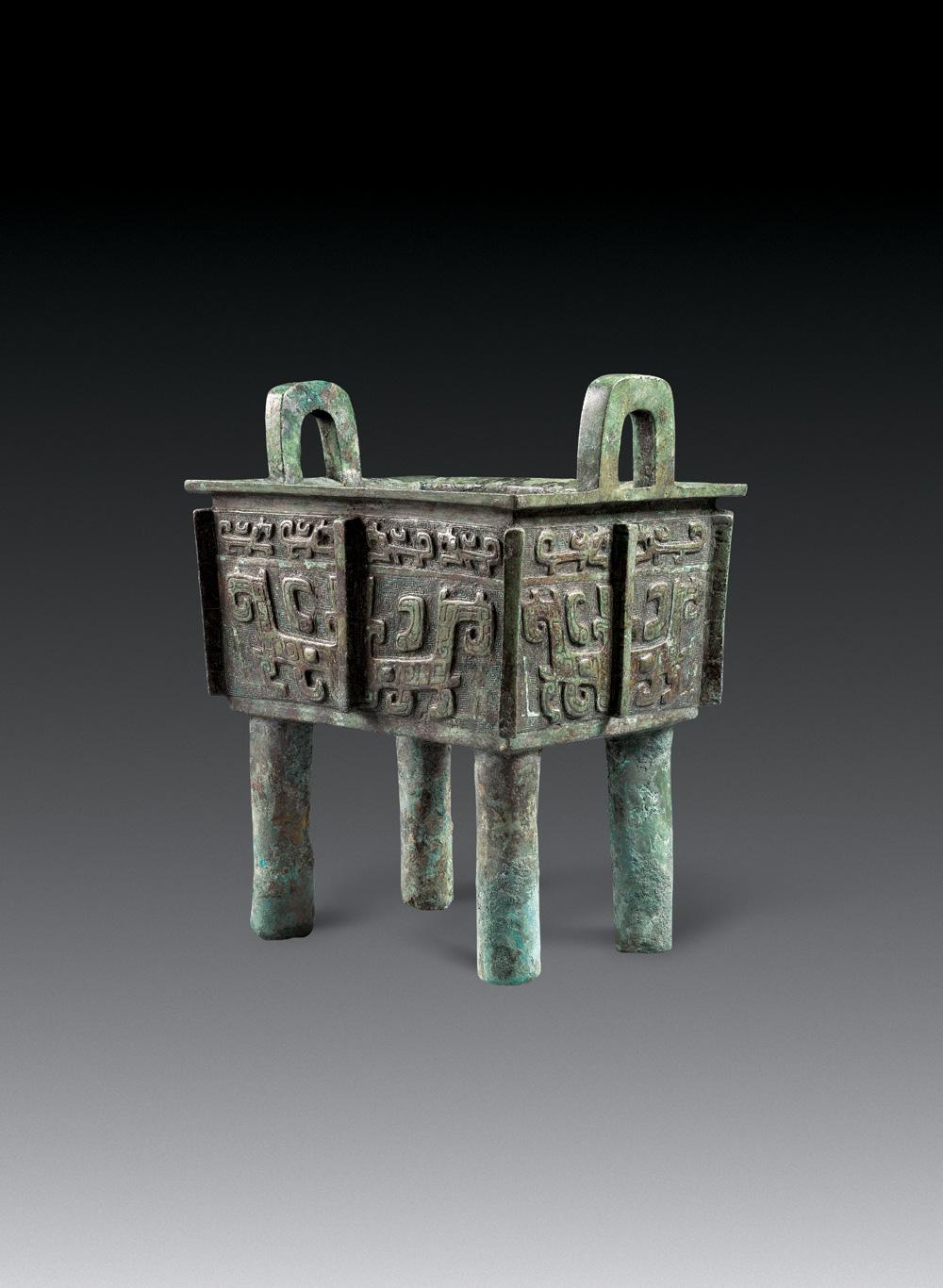 青铜兽面纹方鼎拍品分类青铜器创作年代商晚期尺寸高25
