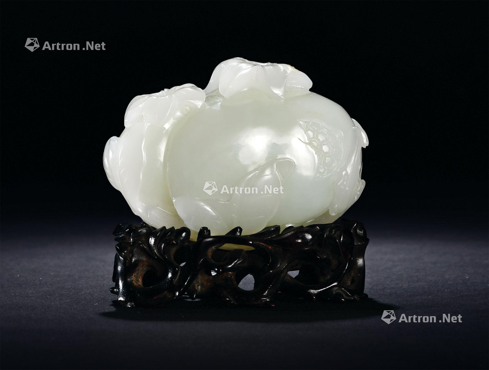 清乾隆 白玉石榴摆件