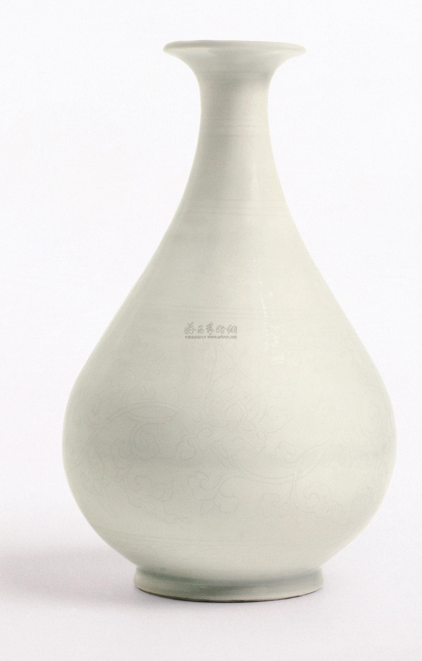 永乐 甜白釉划「缠枝花卉」纹玉壶春瓶拍品分类陶瓷>明代单色釉瓷器