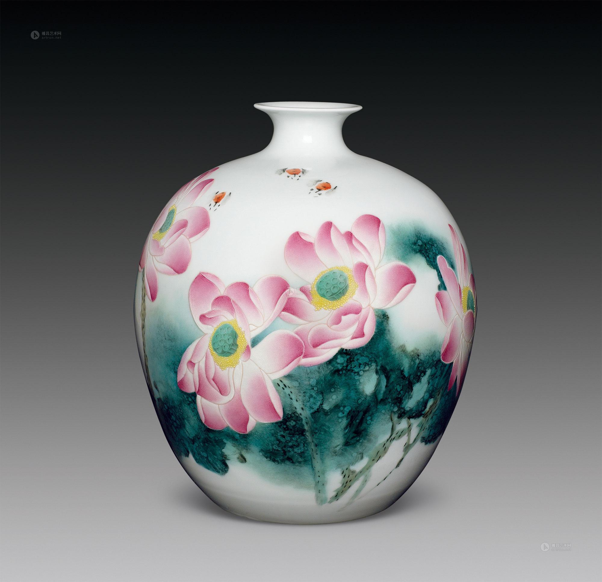周鹏 釉上彩《荷花》瓷瓶